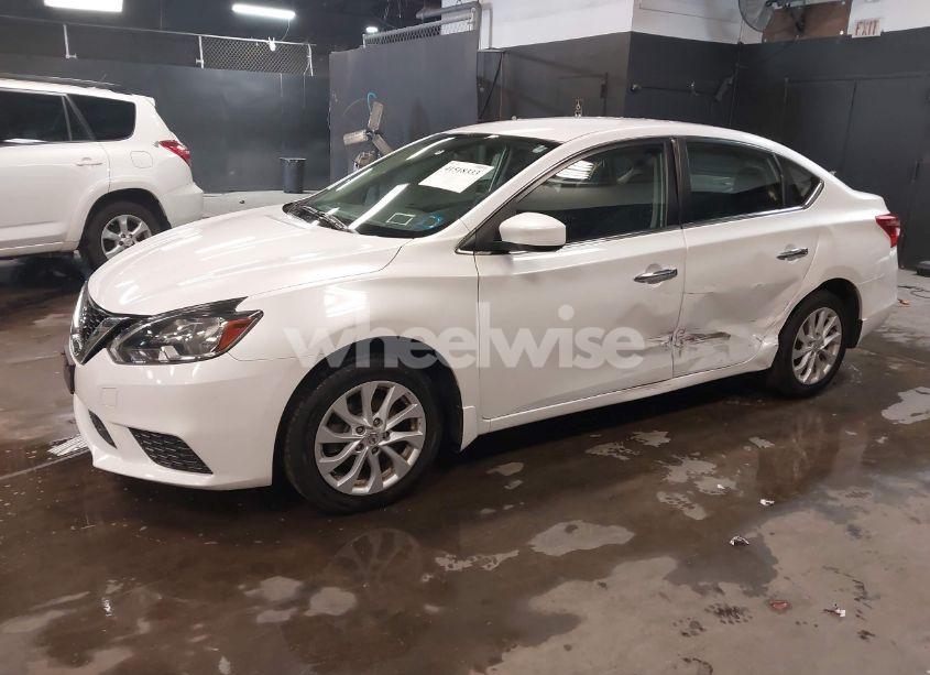 Photo 2 of 2019 Nissan Sentra SV (VIN 3N1AB7APXKY239831)