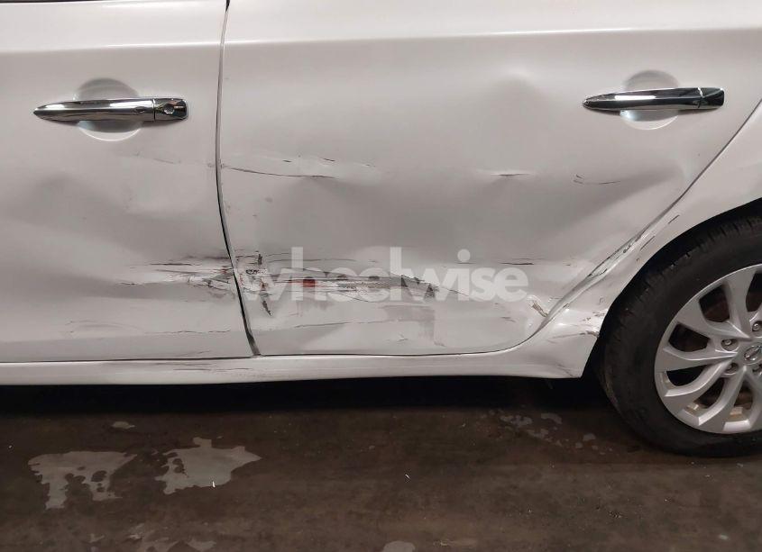 Photo 6 of 2019 Nissan Sentra SV (VIN 3N1AB7APXKY239831)