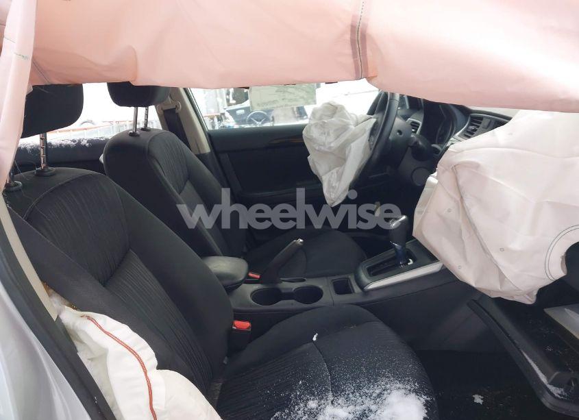 Photo 5 of 2019 Nissan Sentra SV (VIN 3N1AB7APXKY296269)