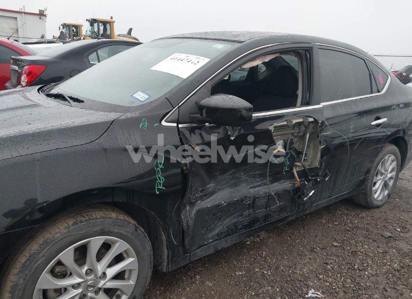 Photo 6 of 2019 Nissan Sentra SV (VIN 3N1AB7APXKY297695)