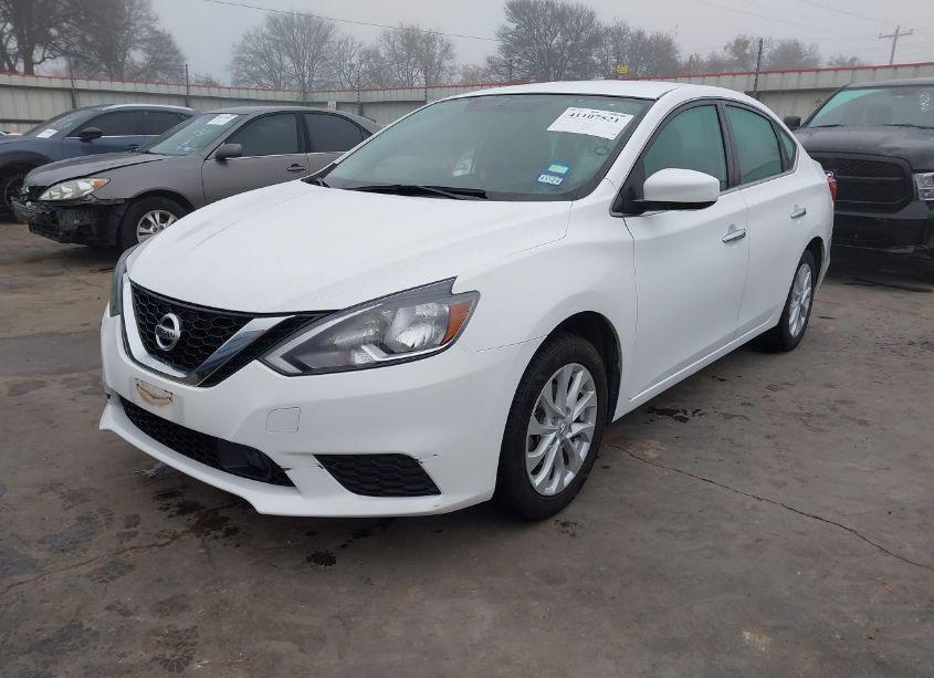 Photo 2 of 2019 Nissan Sentra SV (VIN 3N1AB7APXKY310011)