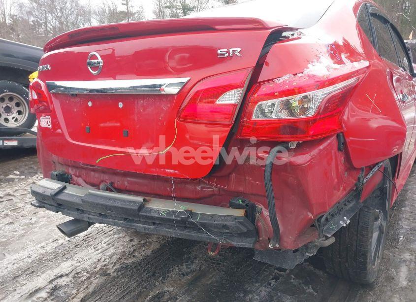 Photo 6 of 2019 Nissan Sentra SR (VIN 3N1AB7APXKY310753)