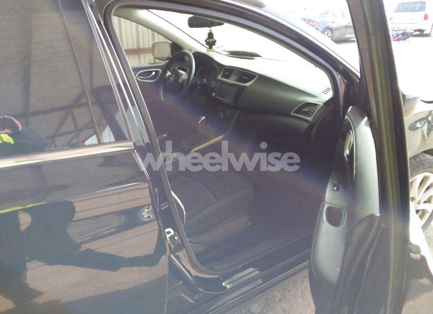 Photo 5 of 2019 Nissan Sentra SV (VIN 3N1AB7APXKY362108)