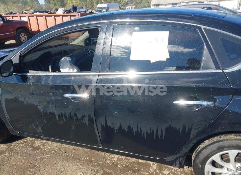 Photo 13 of 2019 Nissan Sentra SV (VIN 3N1AB7APXKY366465)