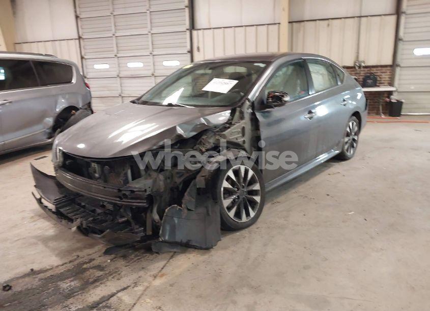 Photo 2 of 2019 Nissan Sentra SR (VIN 3N1AB7APXKY367163)