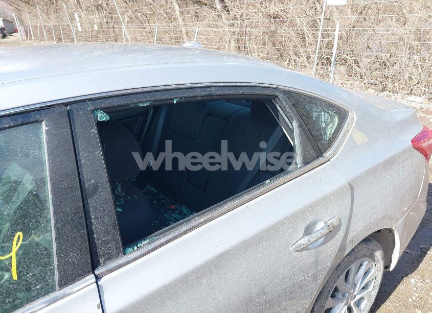 Photo 18 of 2019 Nissan Sentra SV (VIN 3N1AB7APXKY372220)