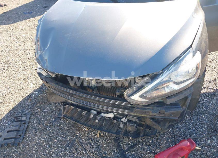 Photo 6 of 2019 Nissan Sentra SV (VIN 3N1AB7APXKY383945)