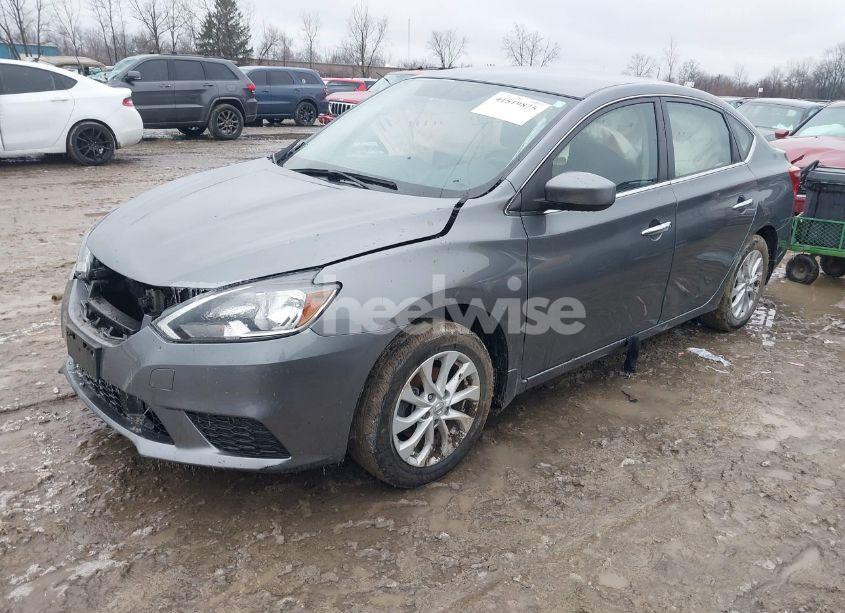 Photo 2 of 2019 Nissan Sentra SV (VIN 3N1AB7APXKY435669)