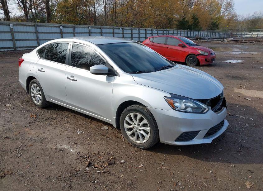 2019 Nissan Sentra SV (VIN 3N1AB7APXKY439723) main photo