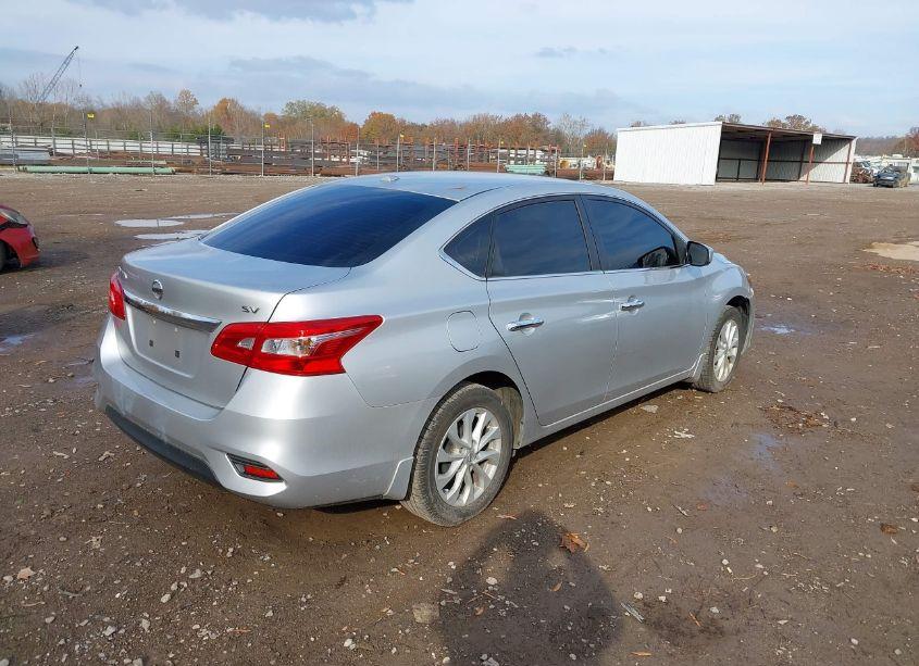 Photo 4 of 2019 Nissan Sentra SV (VIN 3N1AB7APXKY439723)