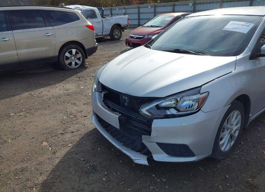 Photo 6 of 2019 Nissan Sentra SV (VIN 3N1AB7APXKY439723)