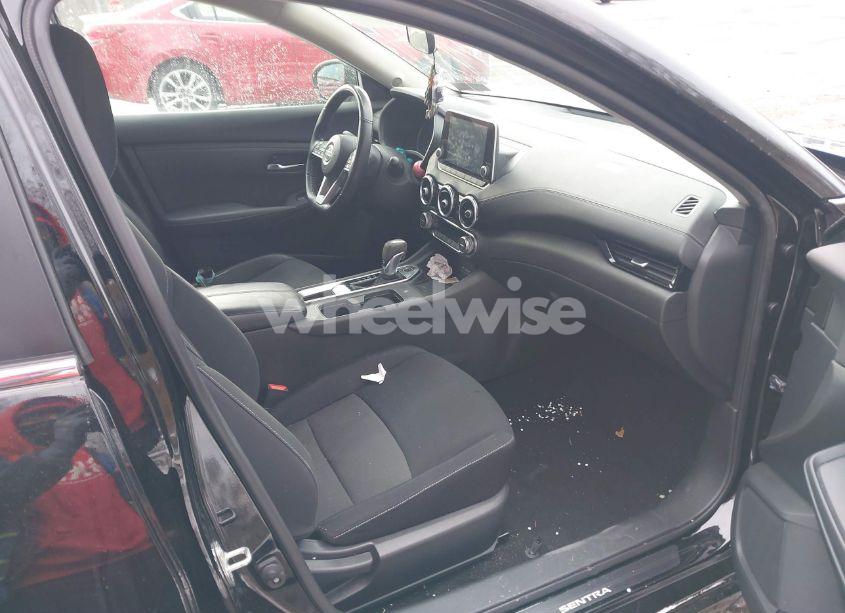 Photo 5 of 2021 Nissan Sentra SV XTRONIC CVT (VIN 3N1AB8CV0MY214022)