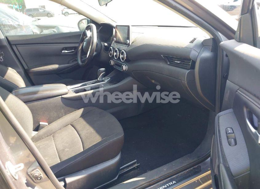 Photo 5 of 2022 Nissan Sentra SV XTRONIC CVT (VIN 3N1AB8CV0NY203295)