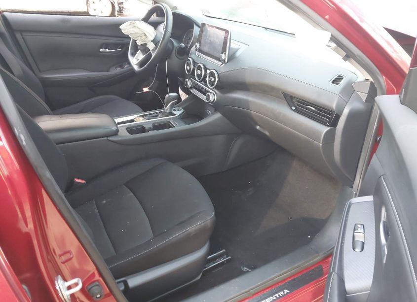 Photo 5 of 2022 Nissan Sentra SV XTRONIC CVT (VIN 3N1AB8CV0NY206133)