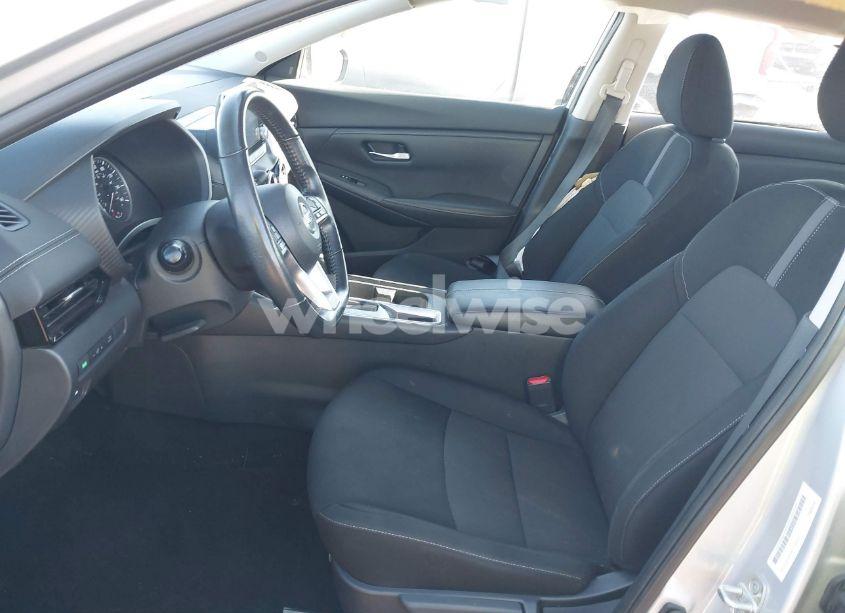 Photo 5 of 2022 Nissan Sentra SV XTRONIC CVT (VIN 3N1AB8CV0NY236040)