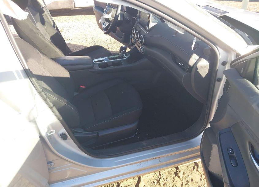 Photo 5 of 2022 Nissan Sentra SV XTRONIC CVT (VIN 3N1AB8CV0NY274657)