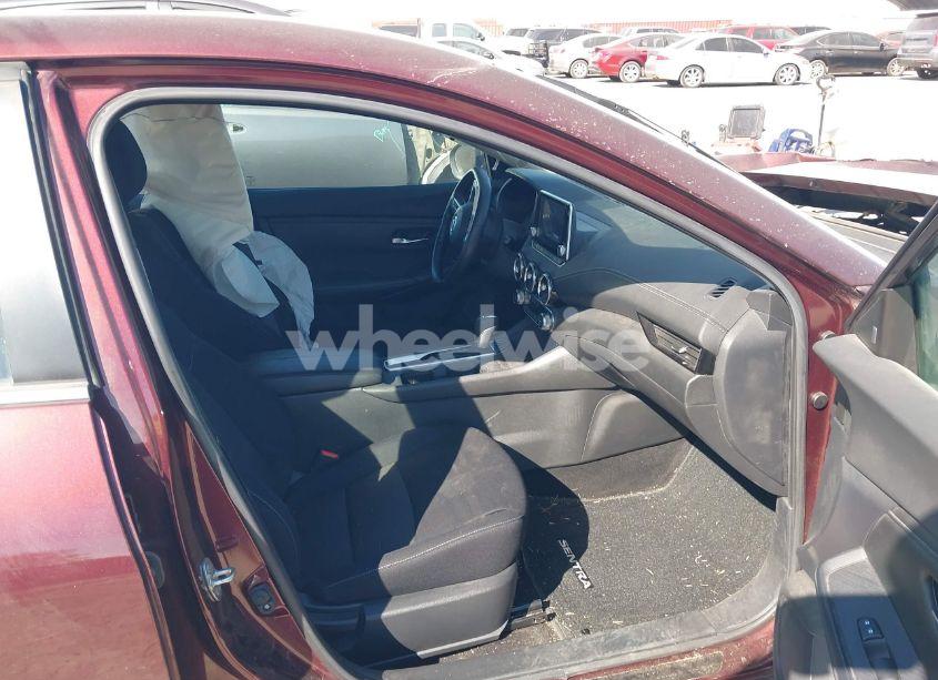 Photo 5 of 2022 Nissan Sentra SV XTRONIC CVT (VIN 3N1AB8CV0NY310671)