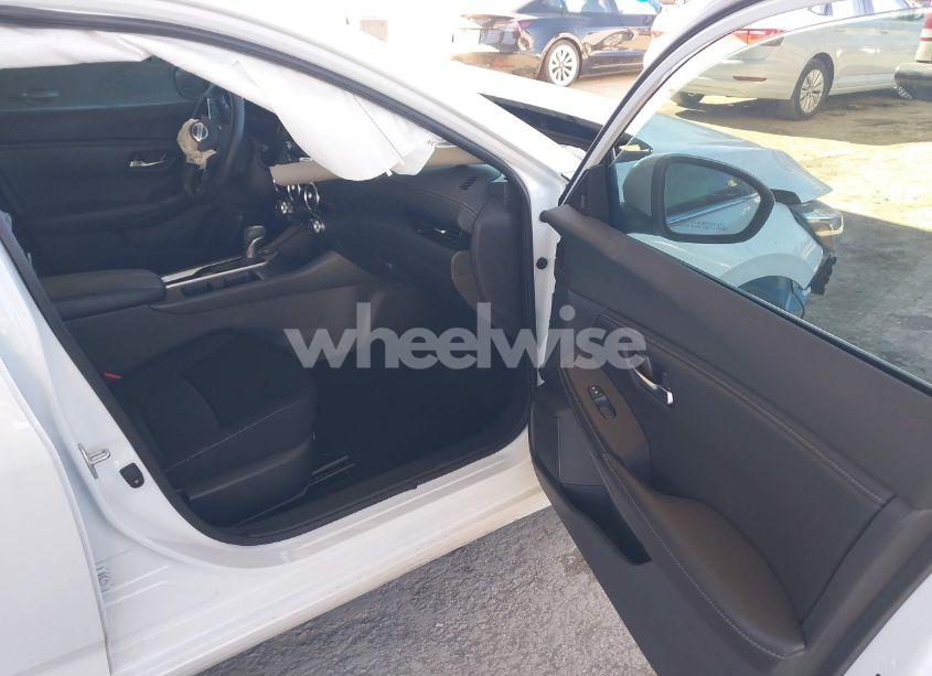 Photo 5 of 2022 Nissan Sentra SV XTRONIC CVT (VIN 3N1AB8CV0NY321394)