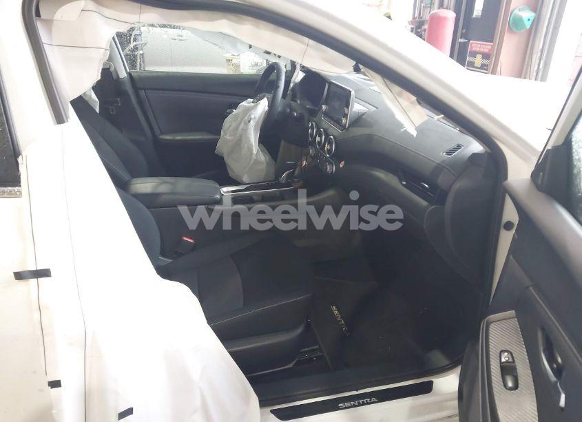 Photo 5 of 2024 Nissan Sentra SV XTRONIC CVT (VIN 3N1AB8CV0RY214996)