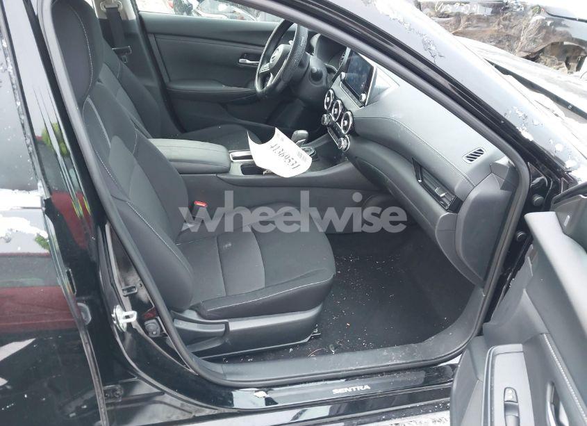 Photo 5 of 2024 Nissan Sentra SV XTRONIC CVT (VIN 3N1AB8CV0RY257394)