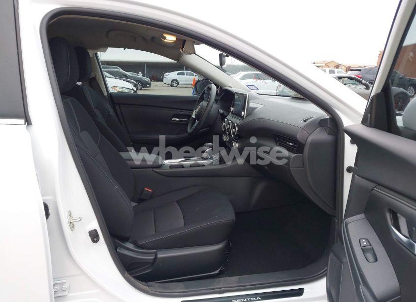 Photo 5 of 2024 Nissan Sentra SV XTRONIC CVT (VIN 3N1AB8CV0RY363750)