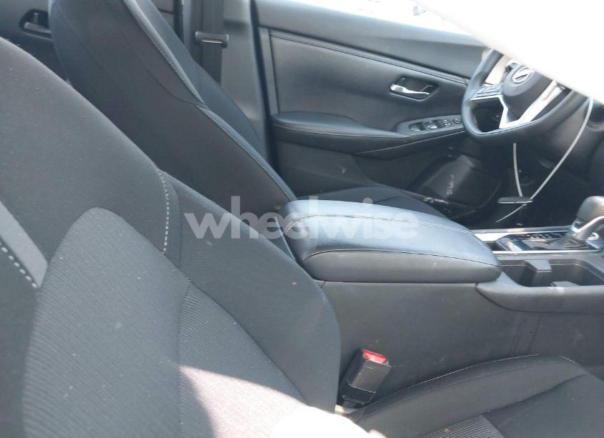 Photo 5 of 2024 Nissan Sentra SV XTRONIC CVT (VIN 3N1AB8CV0RY379690)