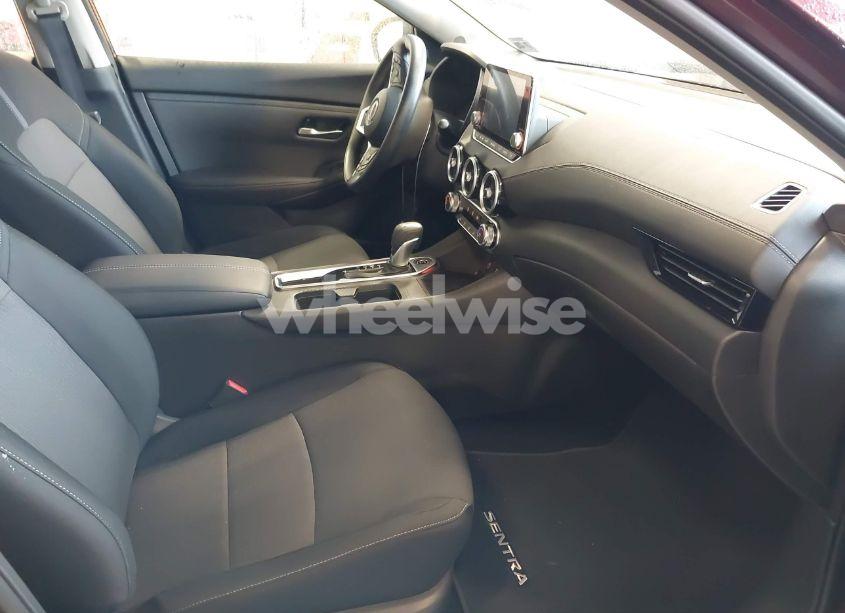 Photo 5 of 2024 Nissan Sentra SV XTRONIC CVT (VIN 3N1AB8CV0RY383450)