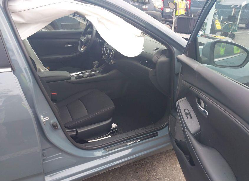 Photo 5 of 2024 Nissan Sentra SV XTRONIC CVT (VIN 3N1AB8CV0RY388826)