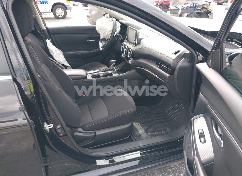 Photo 5 of 2020 Nissan Sentra SV XTRONIC CVT (VIN 3N1AB8CV1LY253863)