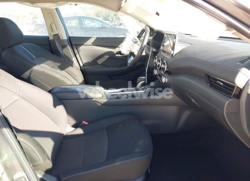 Photo 5 of 2022 Nissan Sentra SV XTRONIC CVT (VIN 3N1AB8CV1NY240825)