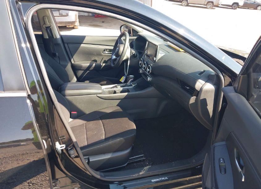 Photo 5 of 2022 Nissan Sentra SV XTRONIC CVT (VIN 3N1AB8CV1NY245751)