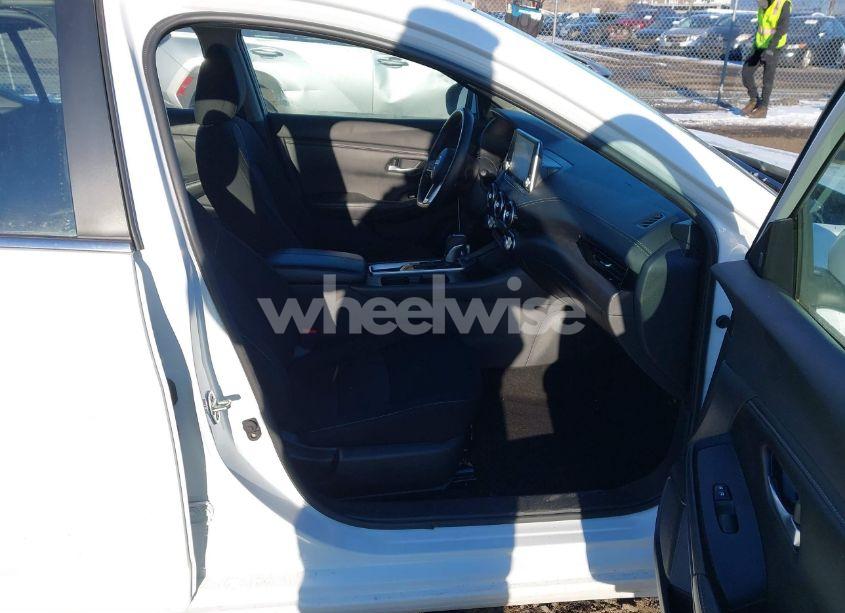 Photo 5 of 2022 Nissan Sentra SV XTRONIC CVT (VIN 3N1AB8CV1NY270536)