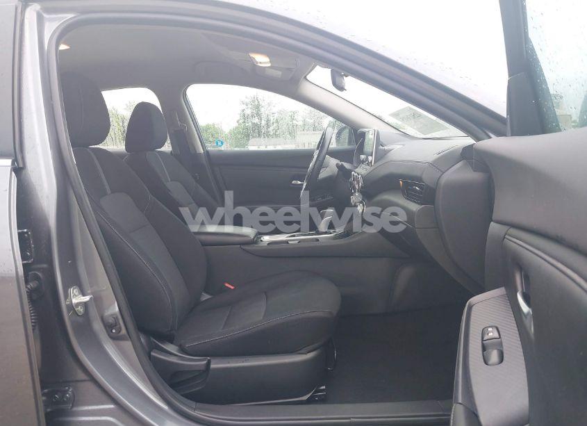 Photo 5 of 2022 Nissan Sentra SV XTRONIC CVT (VIN 3N1AB8CV1NY275736)