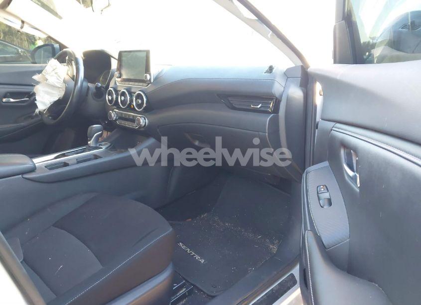 Photo 5 of 2022 Nissan Sentra SV XTRONIC CVT (VIN 3N1AB8CV1NY290625)