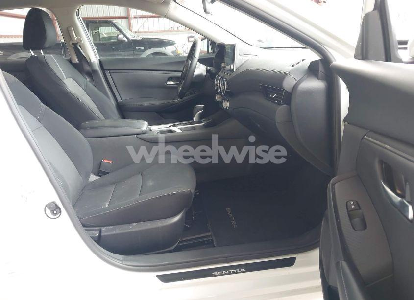 Photo 5 of 2024 Nissan Sentra SV XTRONIC CVT (VIN 3N1AB8CV1RY203781)