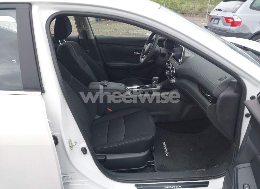 Photo 5 of 2024 Nissan Sentra SV XTRONIC CVT (VIN 3N1AB8CV1RY221651)