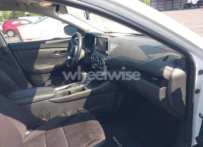 Photo 5 of 2025 Nissan Sentra SV (VIN 3N1AB8CV1SY210171)