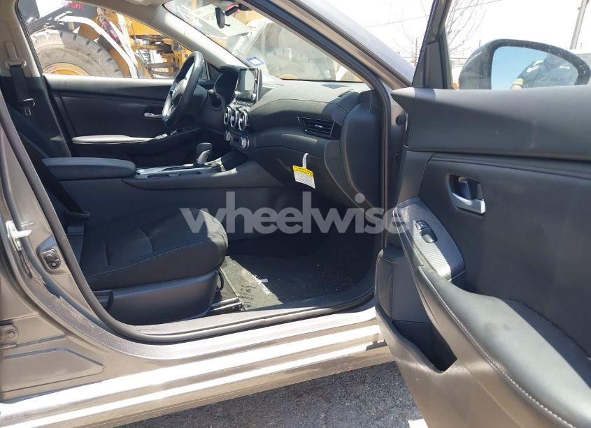 Photo 5 of 2025 Nissan Sentra SV (VIN 3N1AB8CV1SY303353)