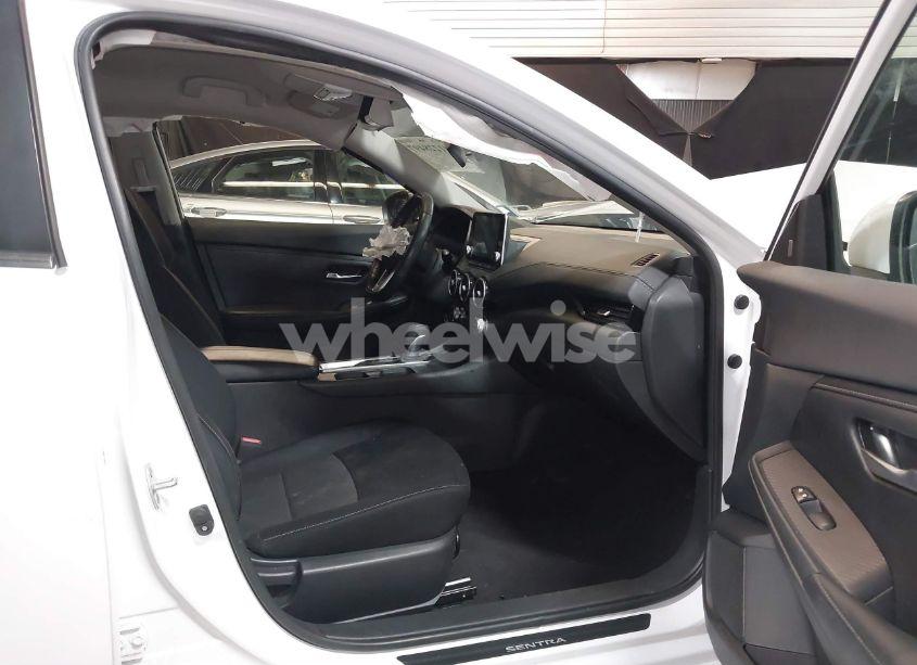 Photo 5 of 2021 Nissan Sentra SV XTRONIC CVT (VIN 3N1AB8CV2MY305079)