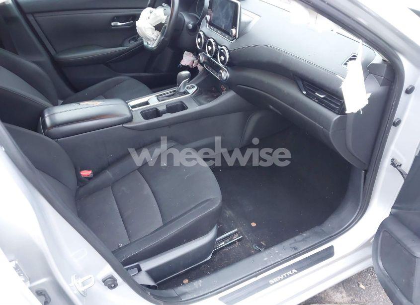 Photo 5 of 2022 Nissan Sentra SV XTRONIC CVT (VIN 3N1AB8CV2NY203671)