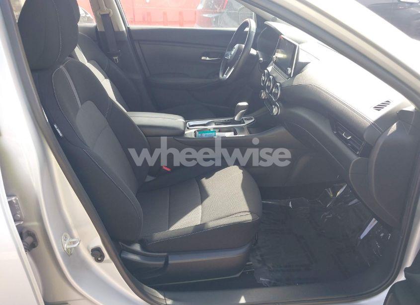 Photo 5 of 2022 Nissan Sentra SV XTRONIC CVT (VIN 3N1AB8CV2NY273090)