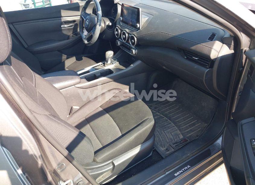 Photo 5 of 2022 Nissan Sentra SV XTRONIC CVT (VIN 3N1AB8CV2NY292139)