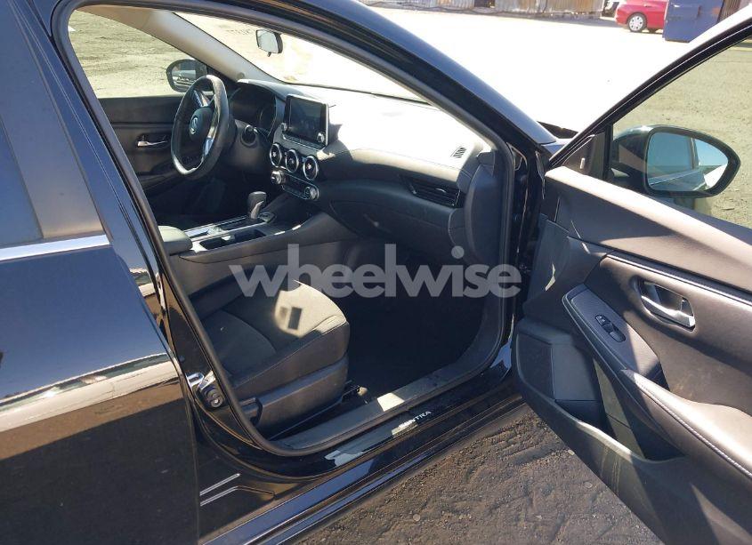 Photo 5 of 2022 Nissan Sentra SV XTRONIC CVT (VIN 3N1AB8CV2NY301373)