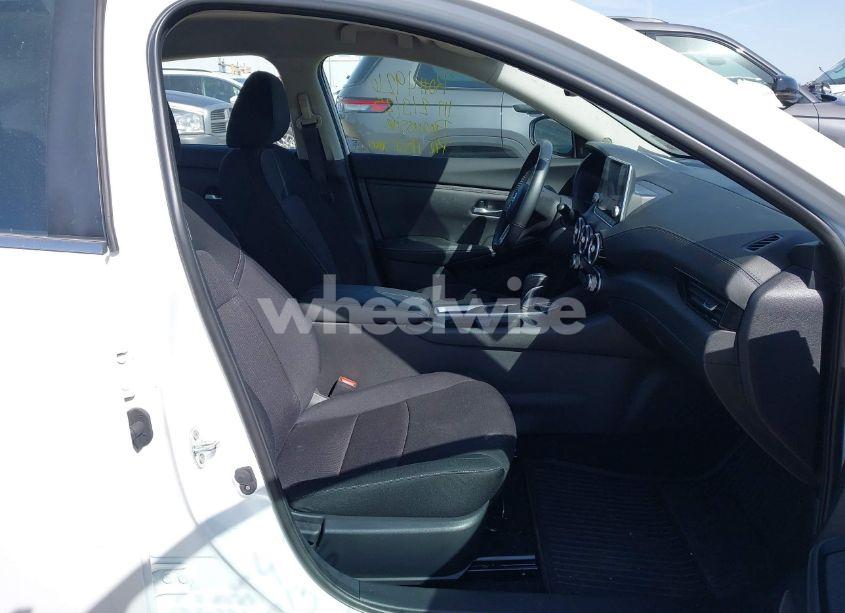 Photo 5 of 2022 Nissan Sentra SV XTRONIC CVT (VIN 3N1AB8CV2NY318741)