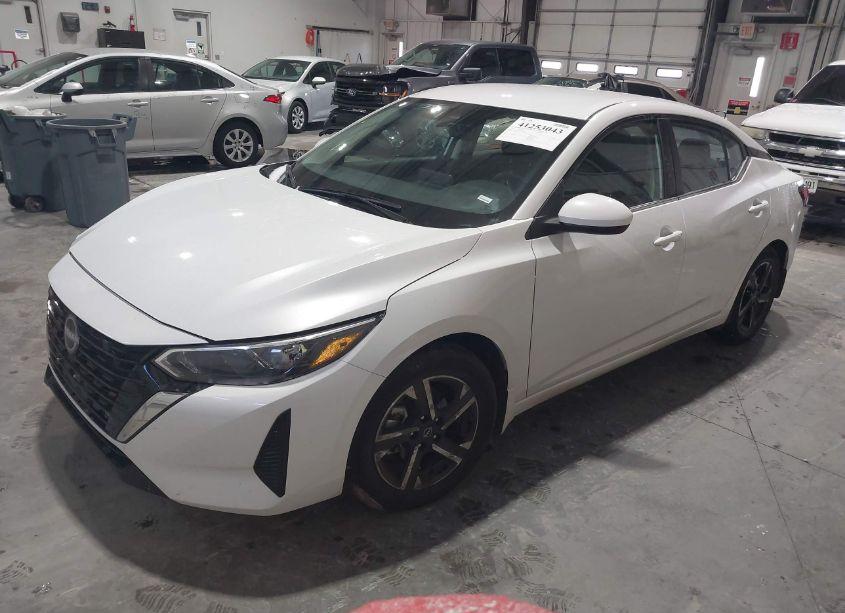 Photo 2 of 2024 Nissan Sentra SV XTRONIC CVT (VIN 3N1AB8CV2RY208147)