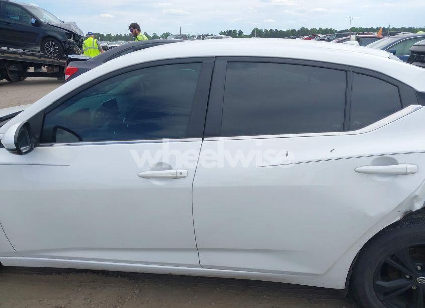 Photo 14 of 2020 Nissan Sentra SV XTRONIC CVT (VIN 3N1AB8CV3LY206267)