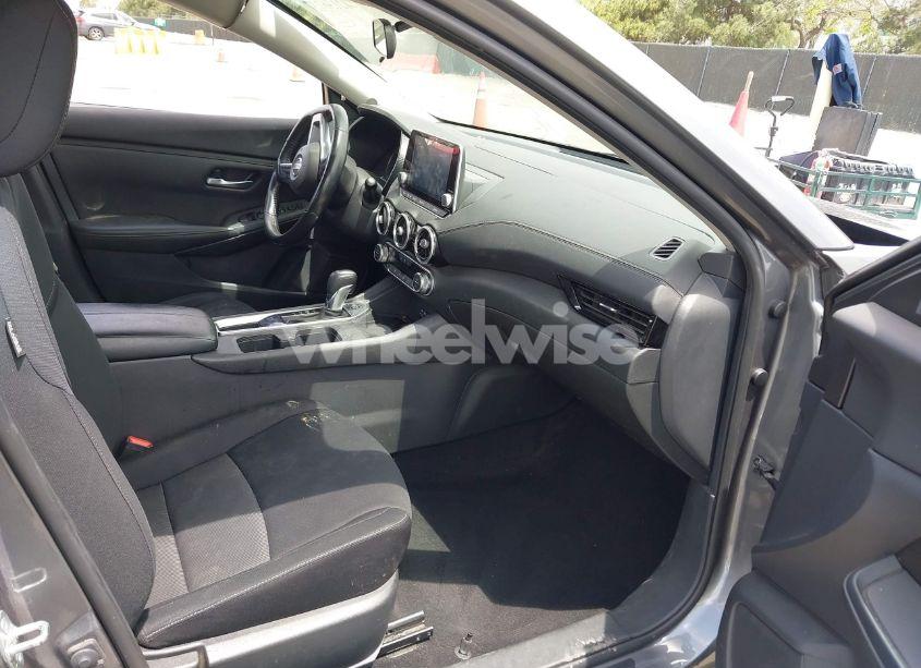 Photo 5 of 2022 Nissan Sentra SV XTRONIC CVT (VIN 3N1AB8CV3NY290044)