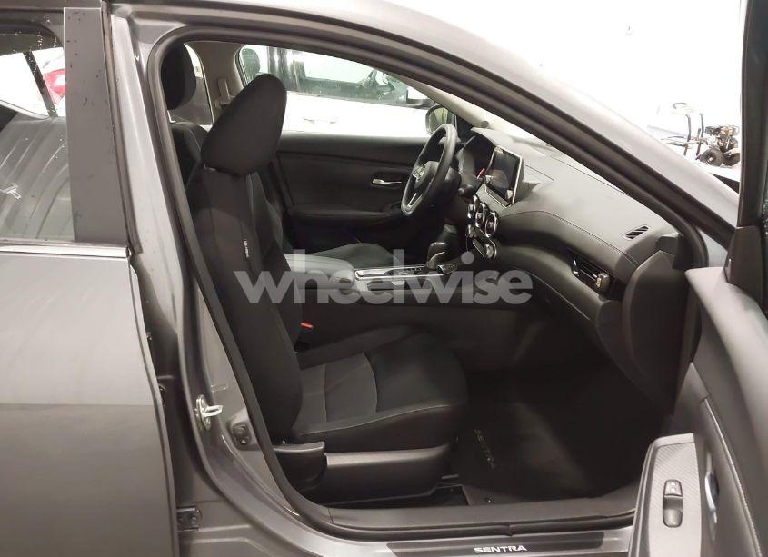 Photo 5 of 2024 Nissan Sentra SV XTRONIC CVT (VIN 3N1AB8CV3RY374032)