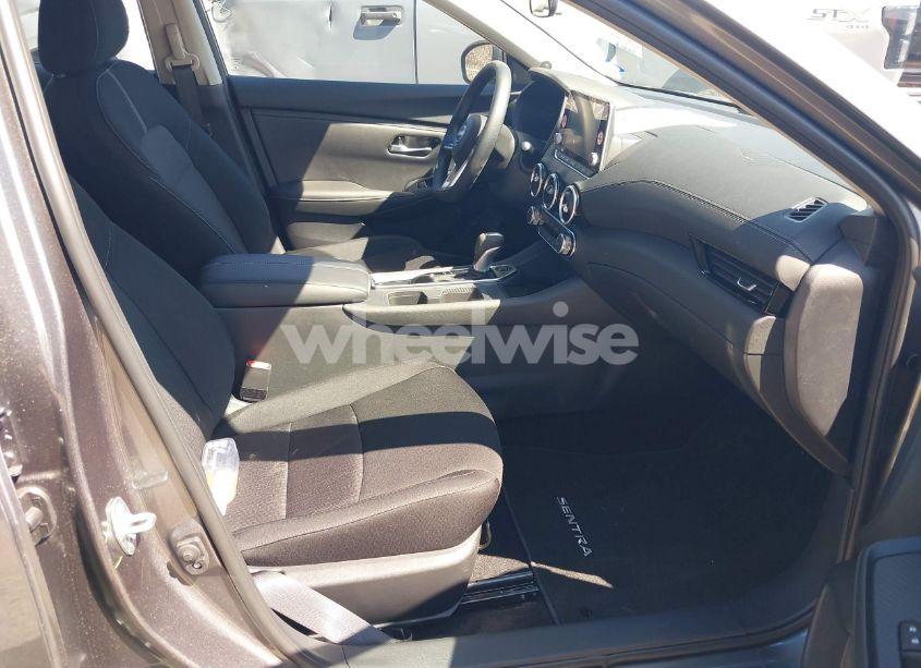 Photo 5 of 2025 Nissan Sentra SV (VIN 3N1AB8CV3SY290976)