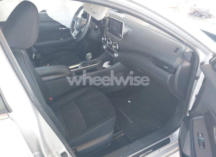 Photo 5 of 2021 Nissan Sentra SV XTRONIC CVT (VIN 3N1AB8CV4MY262090)